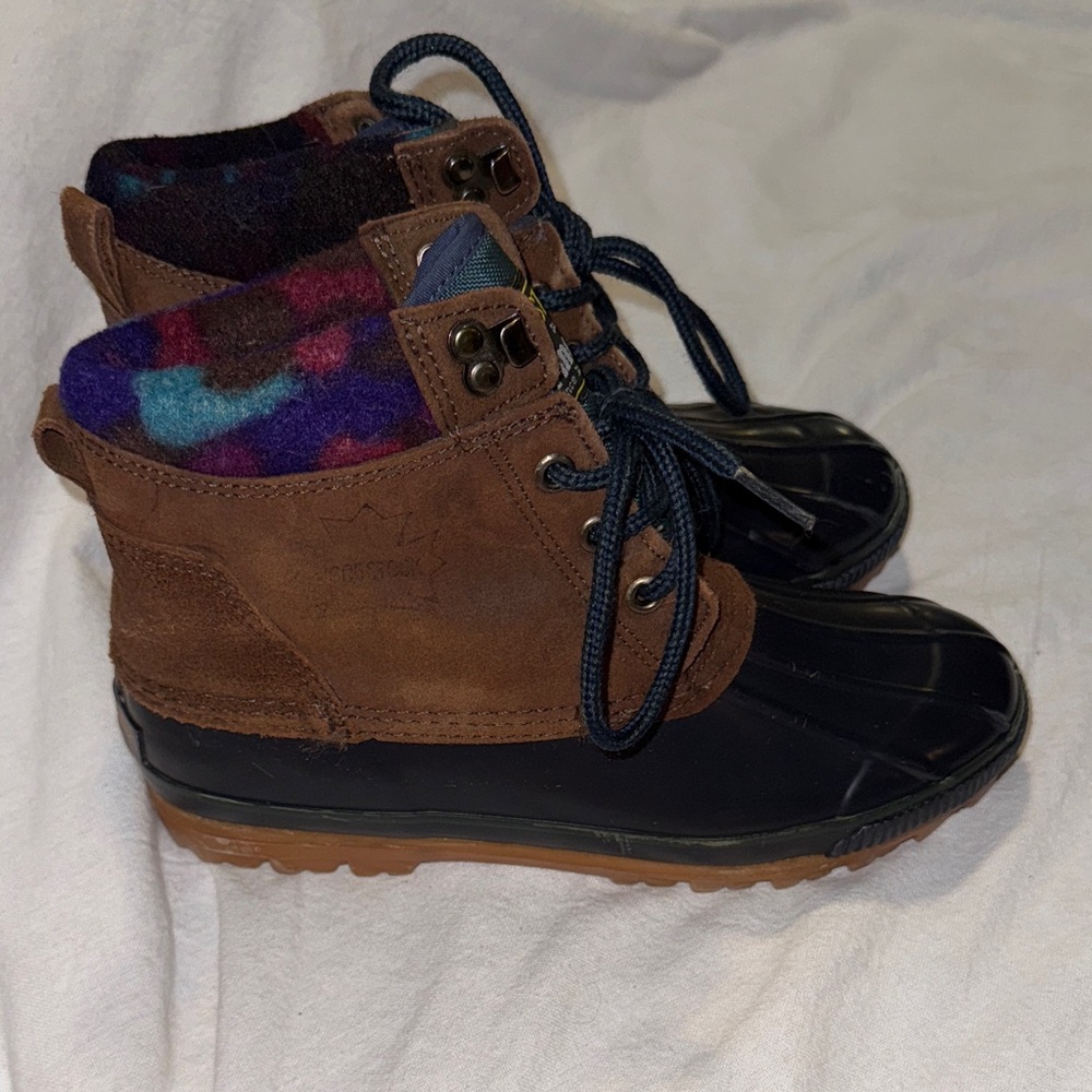 Vintage Woodstock Thermo Duck Lace-Up Boots